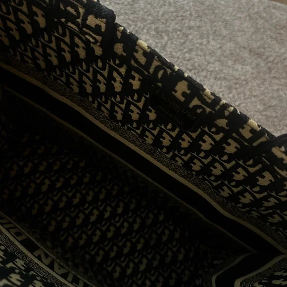 Christian Dior Black and Cream Tote Bag - Picture 3 of 3